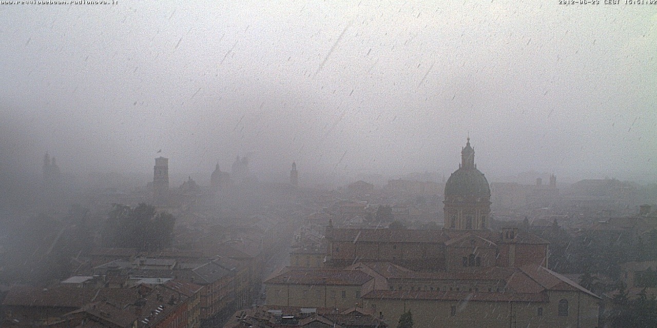 23-06-2012, ore 15.37: grandine su Reggio